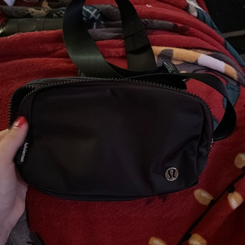 Lululon belt bag